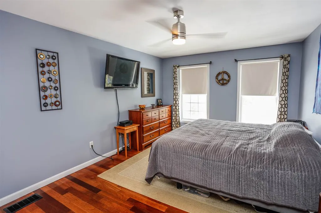 27 Sherman Drive Raymond NH 03077