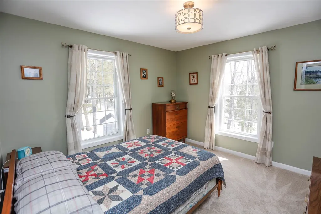 27 Sherman Drive Raymond NH 03077