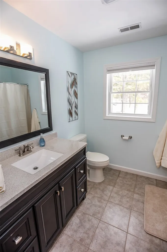 27 Sherman Drive Raymond NH 03077
