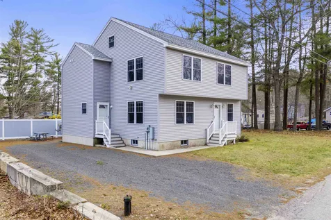 16 2nd Street Kingston NH 03848