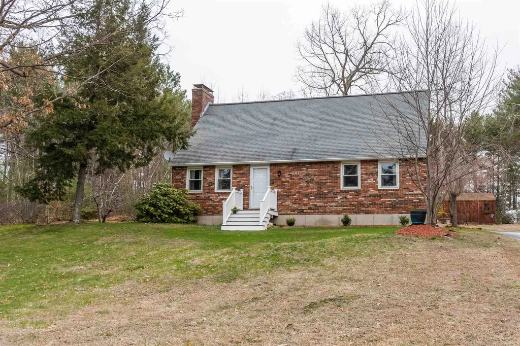 6 Alan Circle Londonderry NH 03053