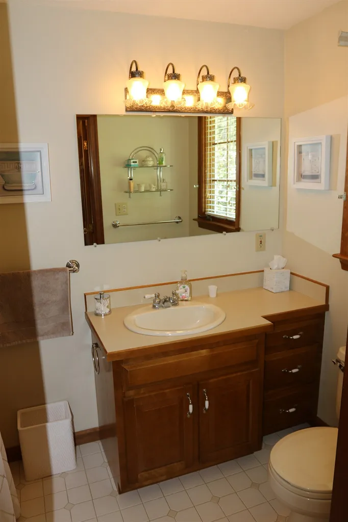 4 Rowe Drive Fremont NH 03044