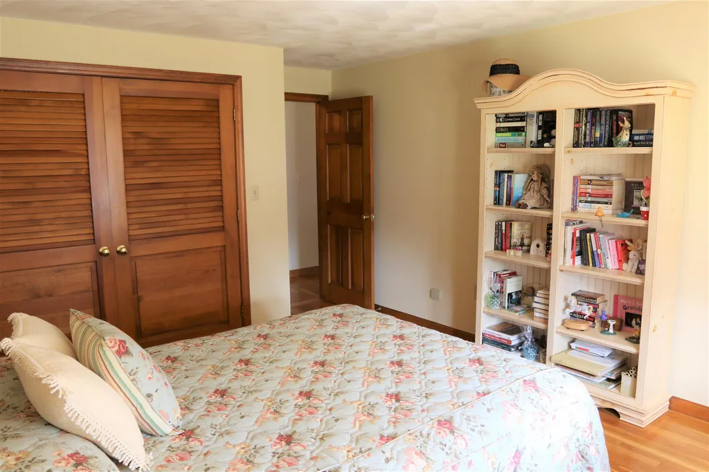 4 Rowe Drive Fremont NH 03044