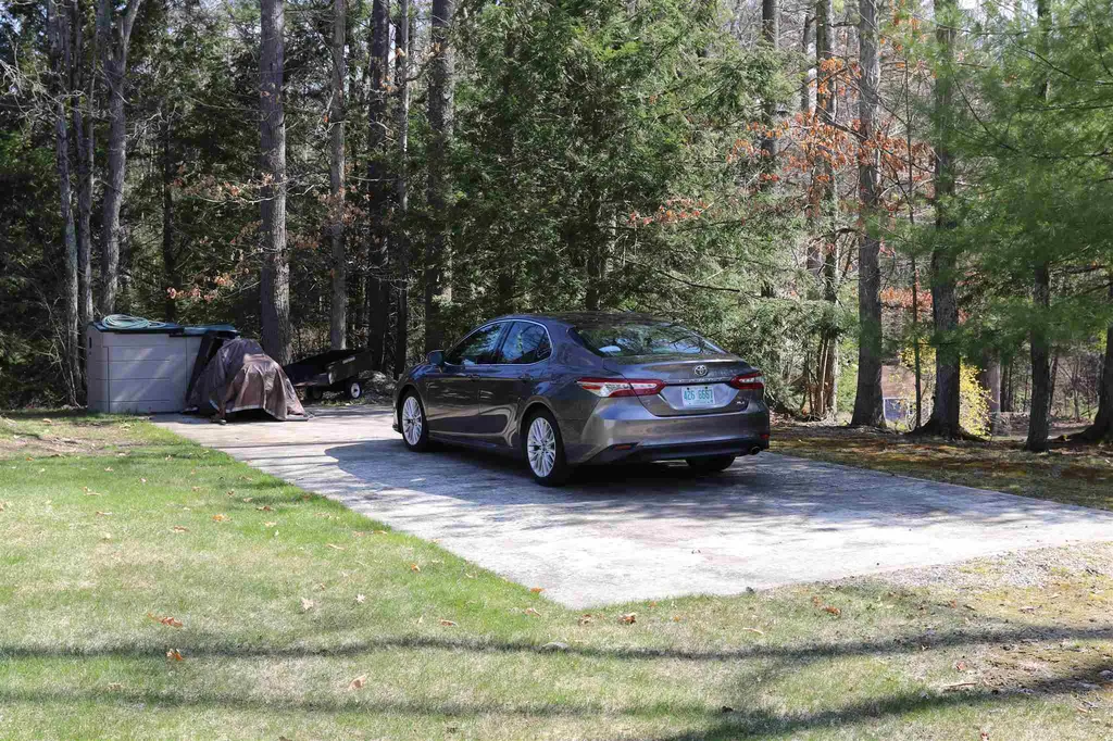 4 Rowe Drive Fremont NH 03044