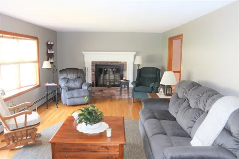 4 Rowe Drive Fremont NH 03044
