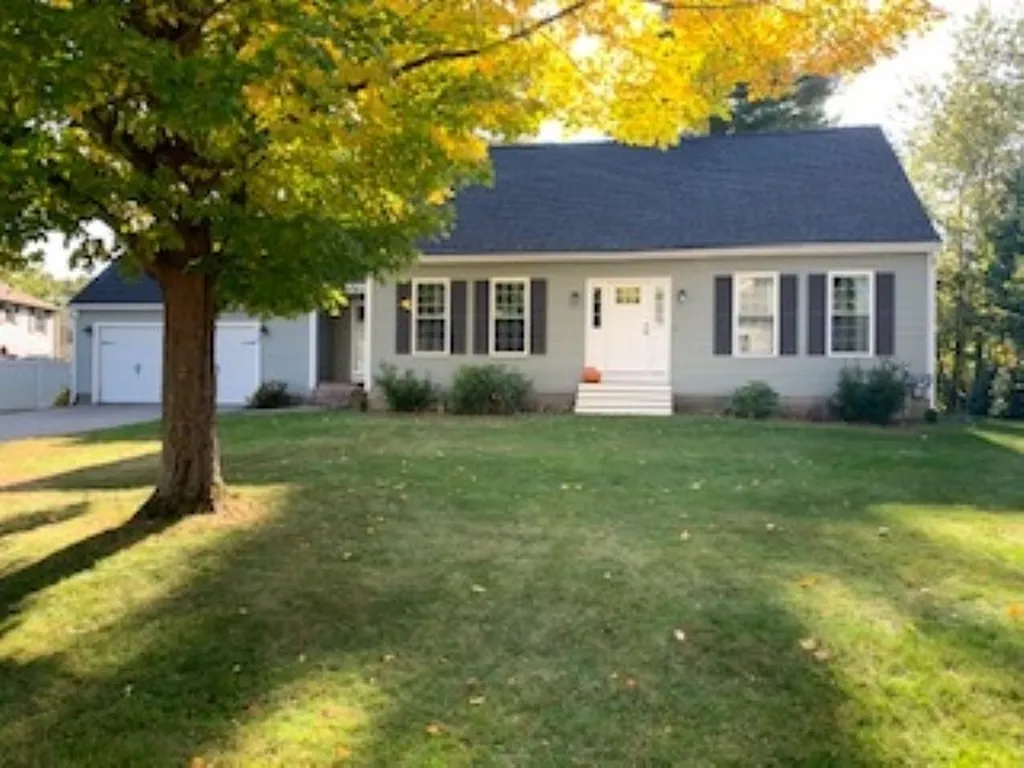 8 Colonial Circle Hampton NH 03842