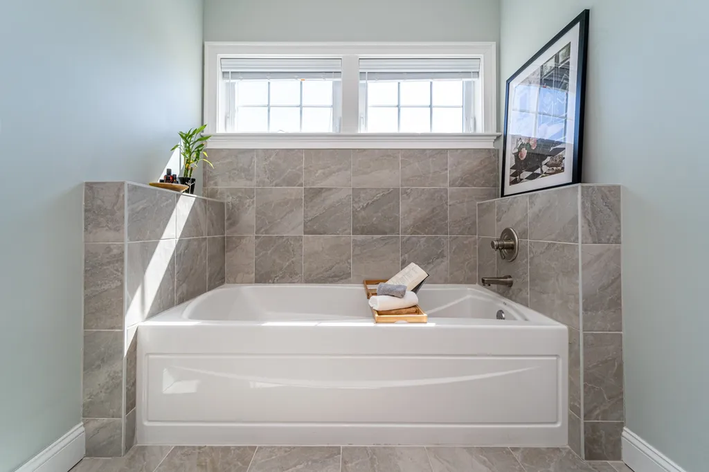 16 Van Etten Drive Greenland NH 03840