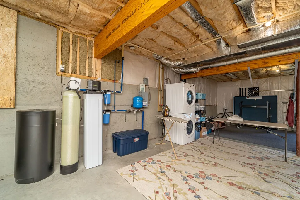 16 Van Etten Drive Greenland NH 03840