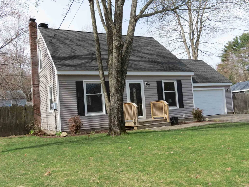 18 Maplewood Avenue Rochester NH 03867