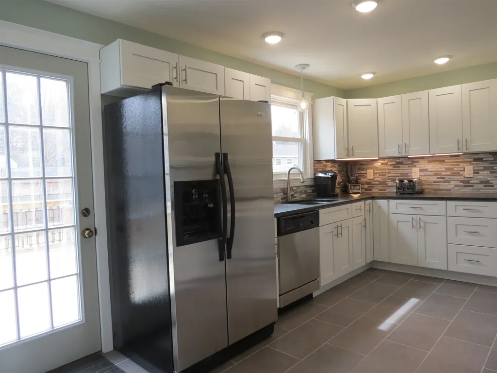 18 Maplewood Avenue Rochester NH 03867