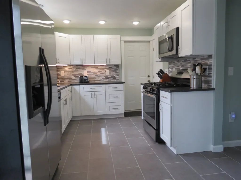 18 Maplewood Avenue Rochester NH 03867
