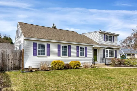 24 Berkshire Road Nashua NH 03064