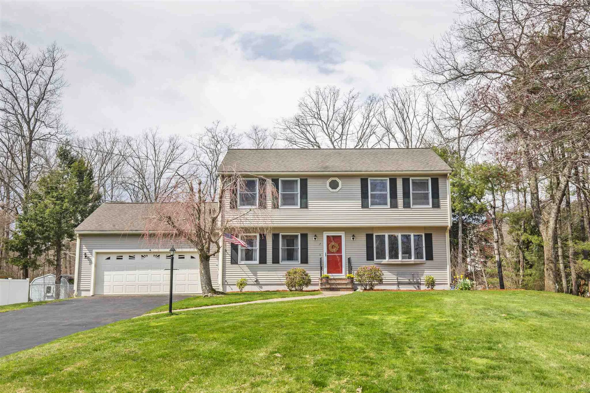 7 Delaney Way Salem NH 03079