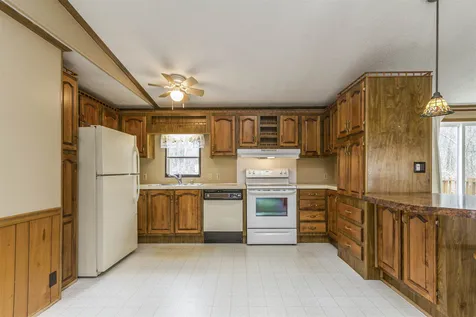 13 Agent Road Raymond NH 03077