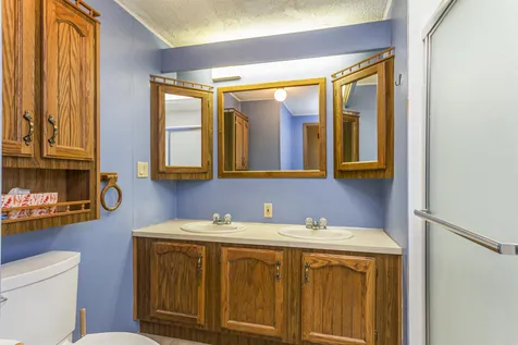 13 Agent Road Raymond NH 03077
