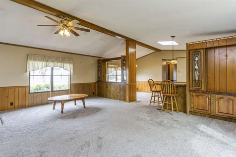 13 Agent Road Raymond NH 03077