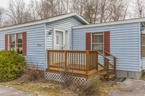 13 Agent Road Raymond NH 03077