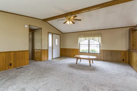13 Agent Road Raymond NH 03077