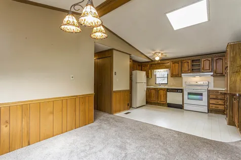 13 Agent Road Raymond NH 03077