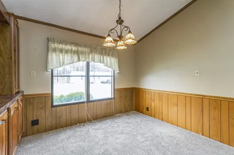 13 Agent Road Raymond NH 03077