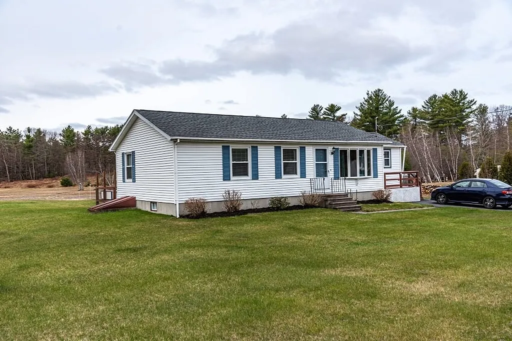 22 Drew Road New Durham NH 03855