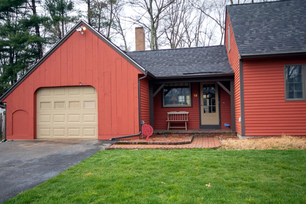 12 Doncaster Drive Nashua NH 03062-2142