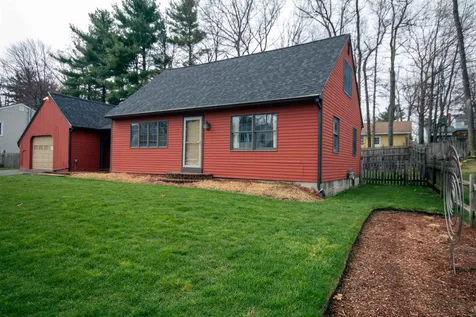 12 Doncaster Drive Nashua NH 03062-2142