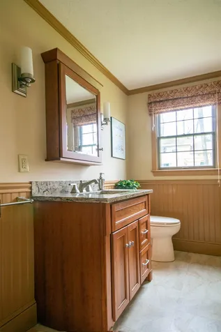 12 Doncaster Drive Nashua NH 03062-2142
