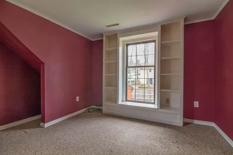 12 Doncaster Drive Nashua NH 03062-2142