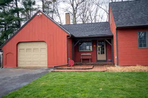 12 Doncaster Drive Nashua NH 03062-2142