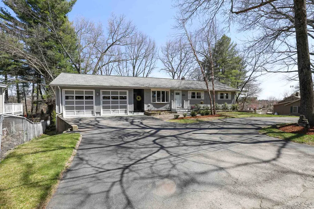 105 Oak Hill Avenue Manchester NH 03104