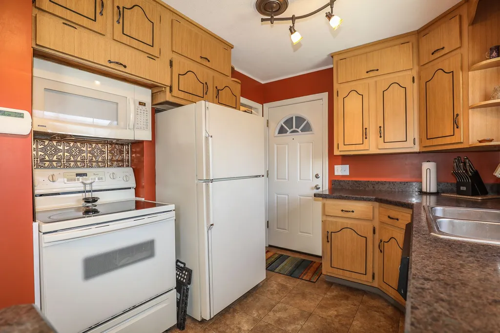 105 Oak Hill Avenue Manchester NH 03104