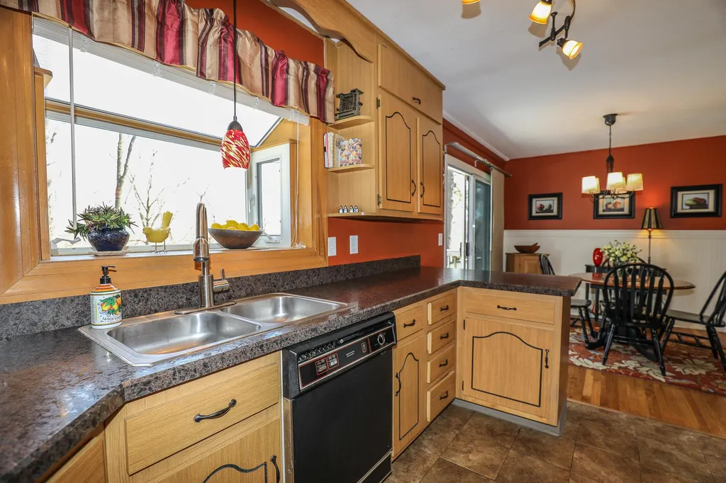 105 Oak Hill Avenue Manchester NH 03104