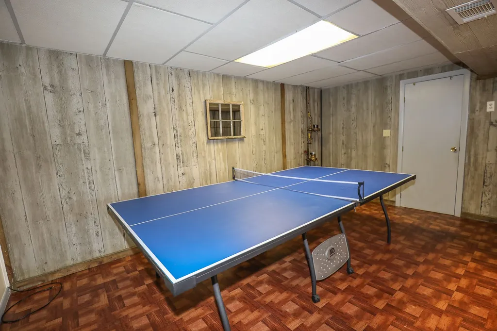 105 Oak Hill Avenue Manchester NH 03104