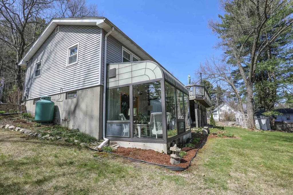 105 Oak Hill Avenue Manchester NH 03104