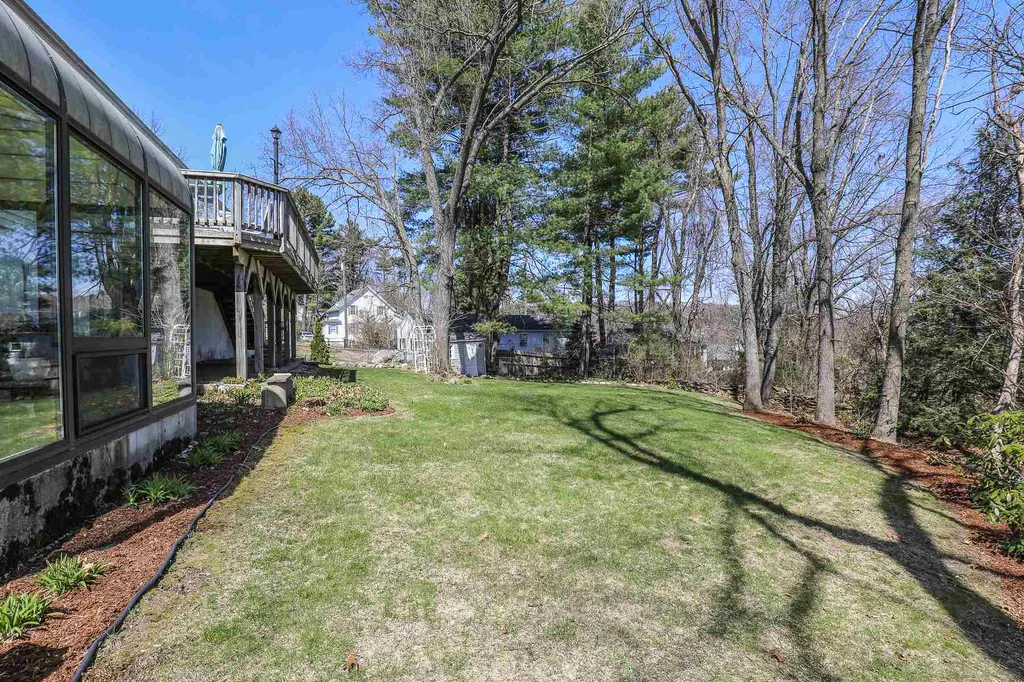 105 Oak Hill Avenue Manchester NH 03104