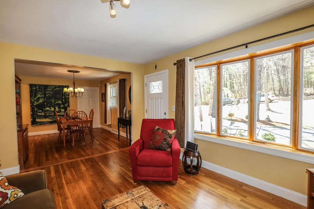 105 Oak Hill Avenue Manchester NH 03104