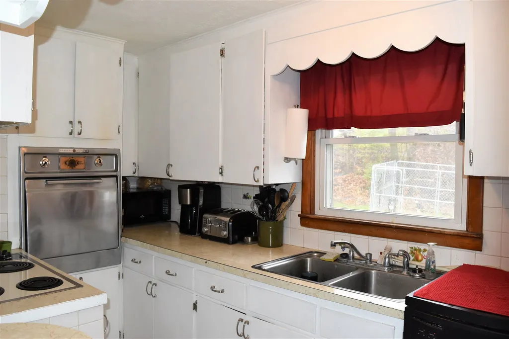 5 Memorial Street Northfield NH 03276