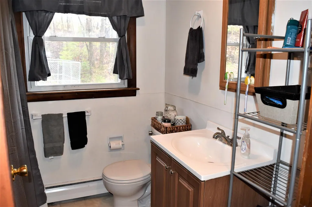 5 Memorial Street Northfield NH 03276