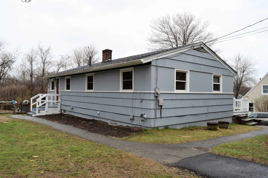 5 Memorial Street Northfield NH 03276