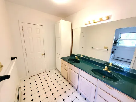 189 Hillwinds North Brattleboro VT 05301