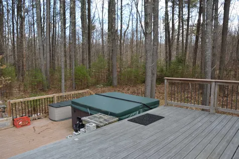 6 Dove Street Wolfeboro NH 03894