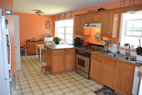 6 Dove Street Wolfeboro NH 03894