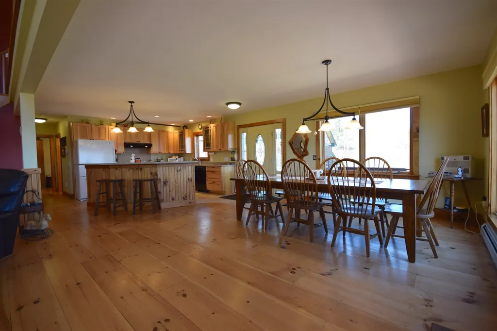 275 Lilac Knoll Richmond VT 05477