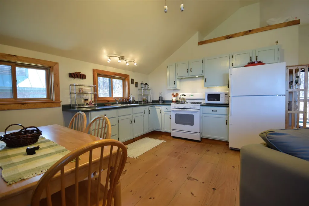 275 Lilac Knoll Richmond VT 05477