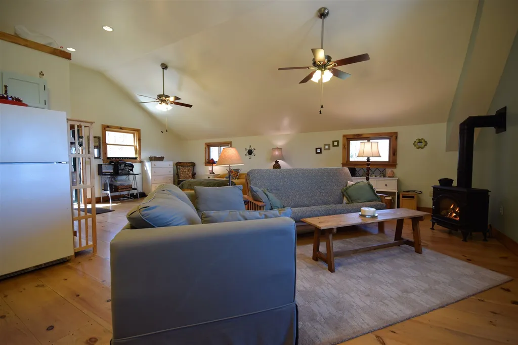 275 Lilac Knoll Richmond VT 05477