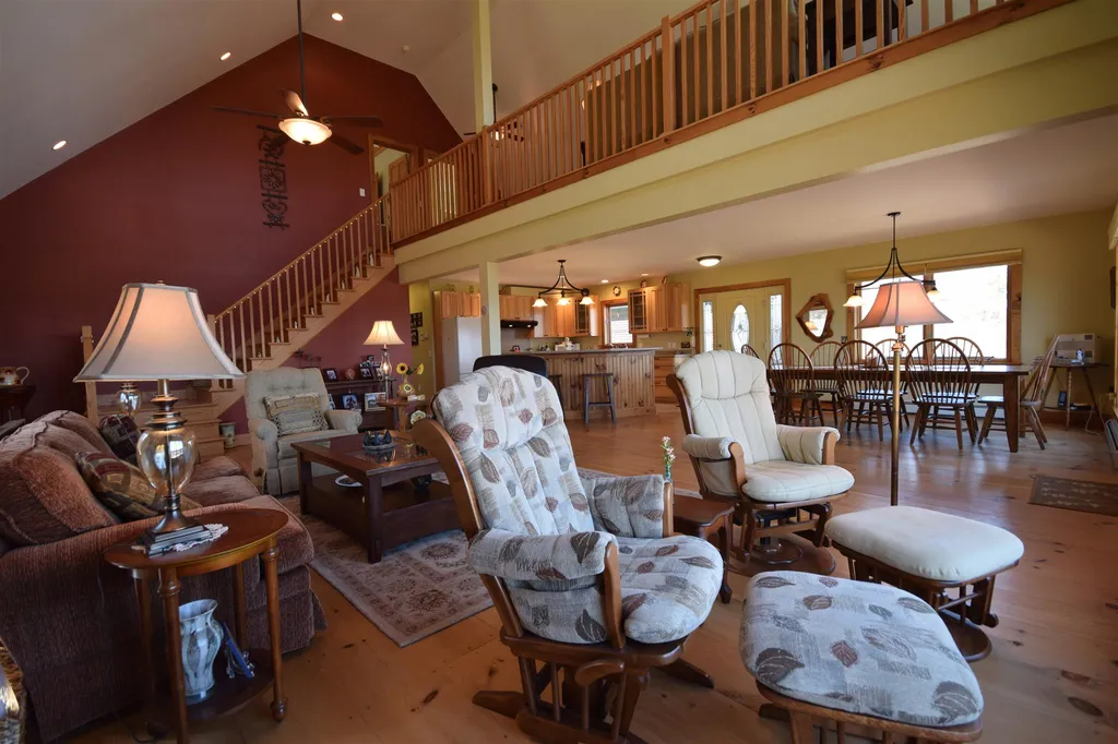 275 Lilac Knoll Richmond VT 05477