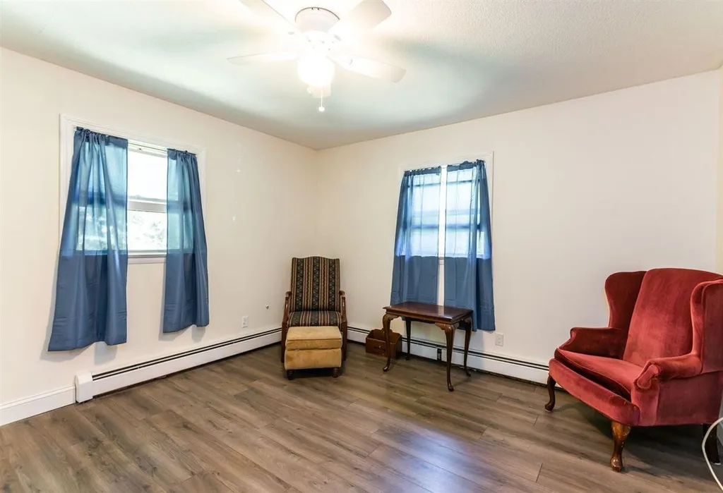15 Bear Hill Road Newton NH 03858