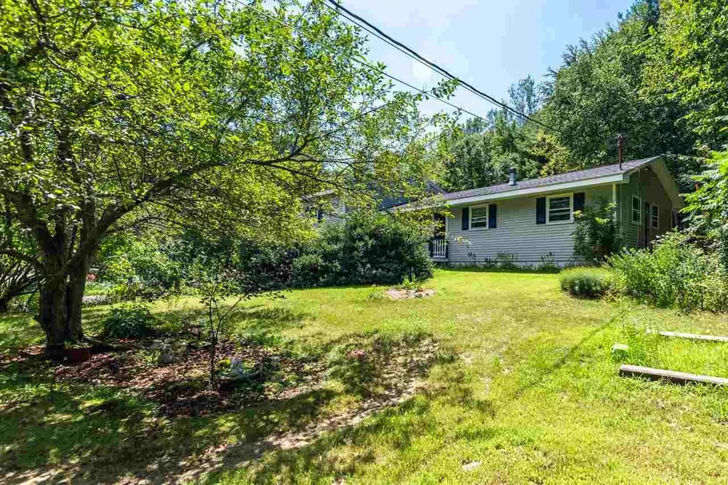 15 Bear Hill Road Newton NH 03858