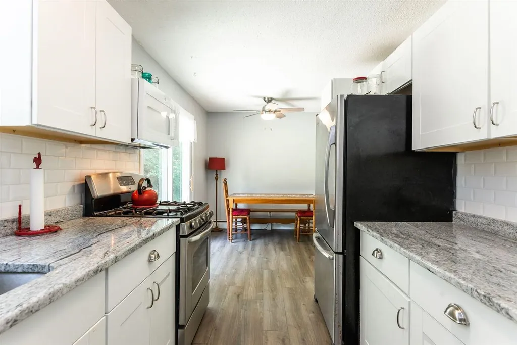 15 Bear Hill Road Newton NH 03858